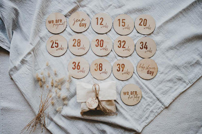 Wooden Pregnancy Milestone Card Discs - Classic