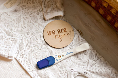 Wooden Pregnancy Milestone Card Discs - Classic